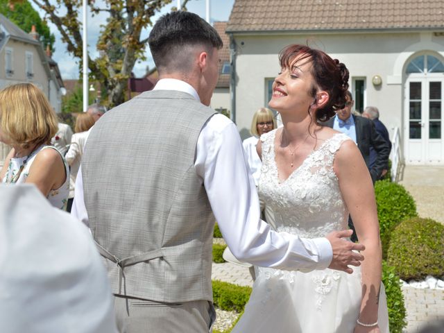 Le mariage de Jérémie et Aurélie à Méreau, Cher 37