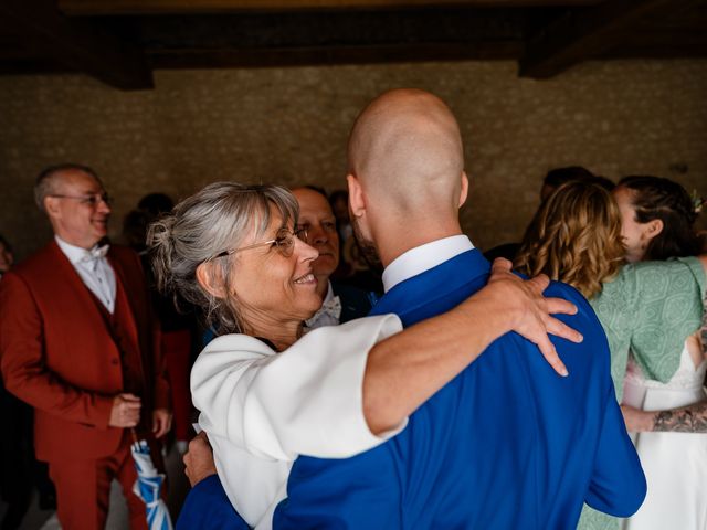 Le mariage de Ludovic et Clémentine  à Léoville, Charente Maritime 61