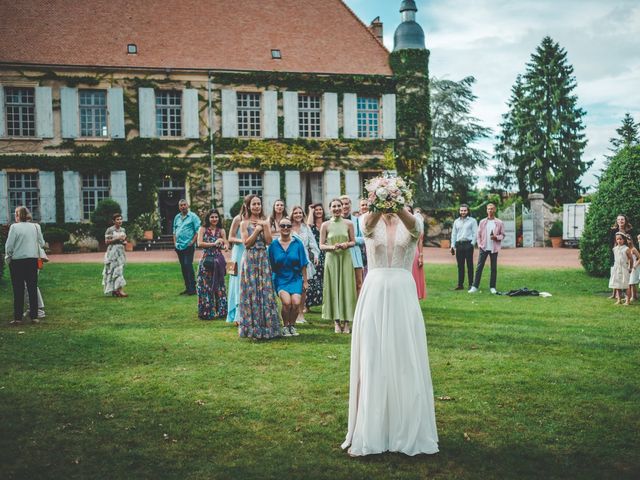 Le mariage de Kamil et Caroline à La Pacaudière, Loire 64