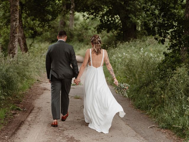 Le mariage de Joris et Charlotte à Riotord, Haute-Loire 23
