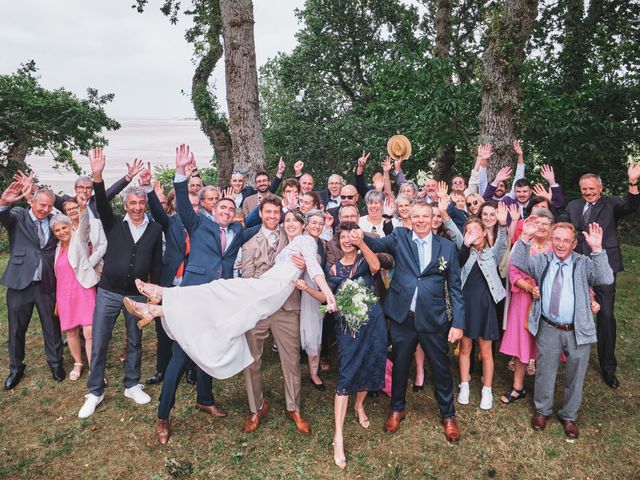 Le mariage de Thibault et Solène à Beaussais-sur-Mer, Côtes d&apos;Armor 17