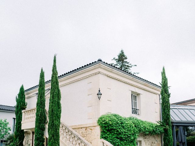 Le mariage de Julien et Julie à Saint-Médard-d&apos;Eyrans, Gironde 5