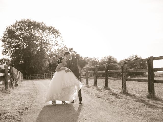 Le mariage de Cédric et Laura à Saint-Vigor-le-Grand, Calvados 37