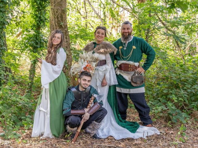 Le mariage de Christophe et Bérengère  à Saint-Sauveur-Lendelin, Manche 3