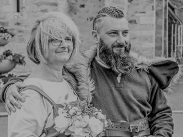 Le mariage de Christophe et Bérengère  à Saint-Sauveur-Lendelin, Manche 7