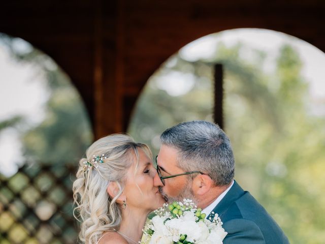 Le mariage de Yannick et Aurélie à Saint-Romain-le-Puy, Loire 12