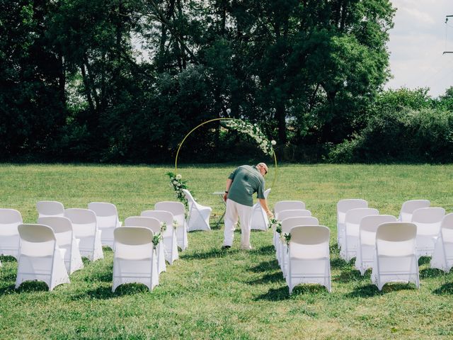 Le mariage de Yannick et Aurélie à Saint-Romain-le-Puy, Loire 13