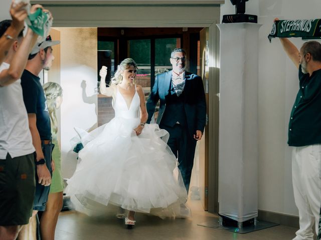 Le mariage de Yannick et Aurélie à Saint-Romain-le-Puy, Loire 18