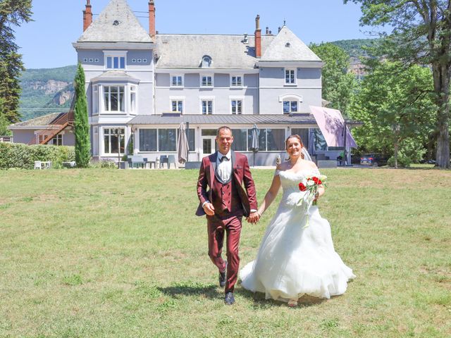 Le mariage de Elodie et Rémi à Villebois, Ain 15