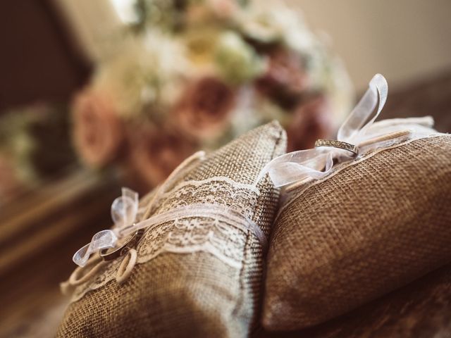 Le mariage de Edouard et Gaelle à Saint-Laurent-des-Hommes, Dordogne 9