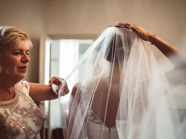 Le mariage de Edouard et Gaelle à Saint-Laurent-des-Hommes, Dordogne 13