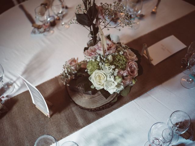 Le mariage de Edouard et Gaelle à Saint-Laurent-des-Hommes, Dordogne 28