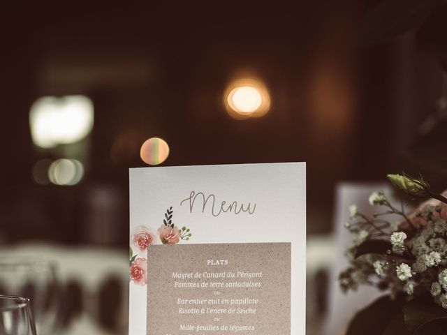 Le mariage de Edouard et Gaelle à Saint-Laurent-des-Hommes, Dordogne 30