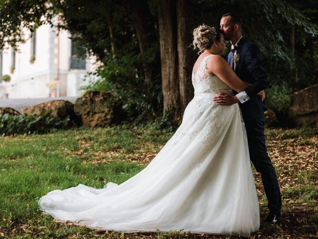 Le mariage de Olivier  et Anaïs  à Andouillé, Mayenne 11