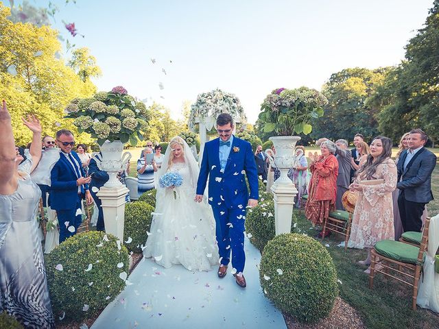 Le mariage de Tom et Lina à Challain-la-Potherie, Maine et Loire 25