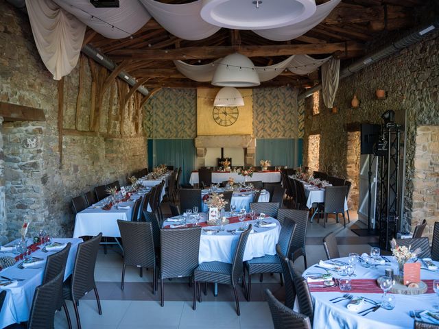 Le mariage de Laura et Quentin à Saint-Philbert-de-Bouaine, Vendée 2