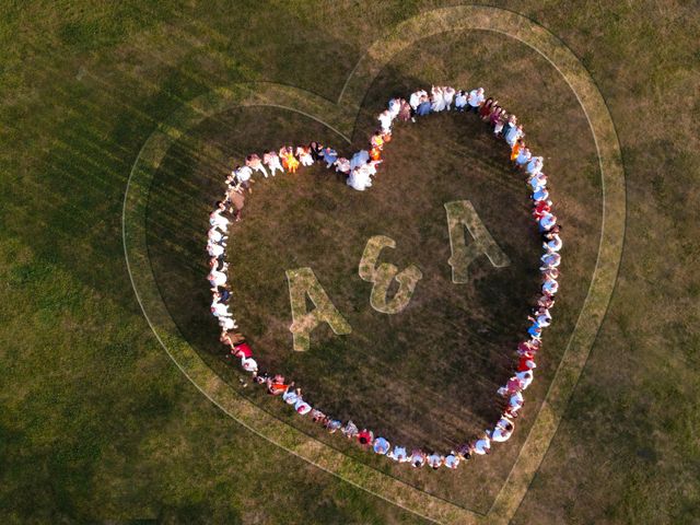 Le mariage de Anthony et Azélie à Les Landes-Génusson, Vendée 10