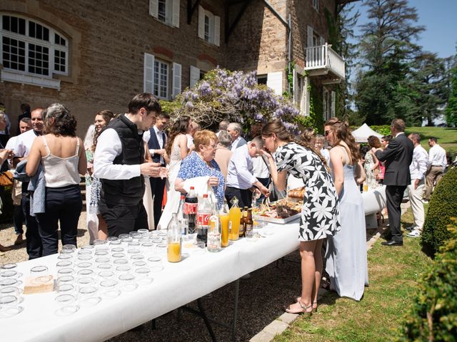 Le mariage de Damien et Delphine à Saint-Symphorien-sur-Coise, Rhône 9