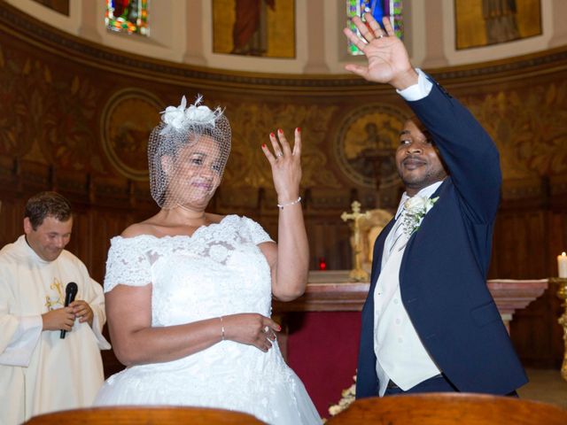 Le mariage de Wilfrid et Laurence à Marseille, Bouches-du-Rhône 16