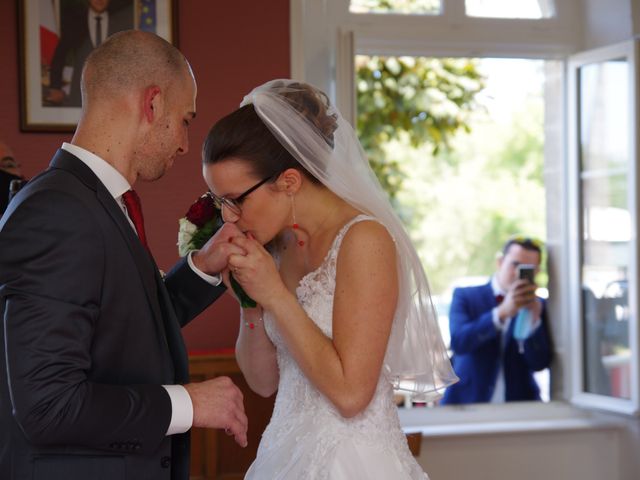 Le mariage de Fabrice et Ombeline à Mosles, Calvados 6