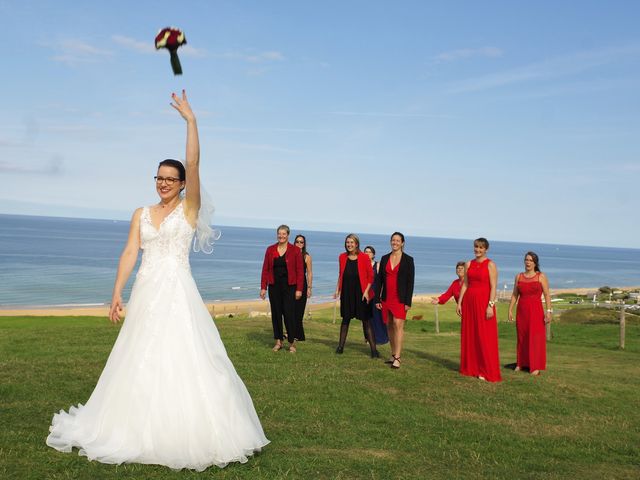 Le mariage de Fabrice et Ombeline à Mosles, Calvados 12