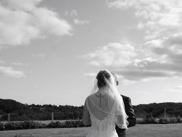 Le mariage de Fabrice et Ombeline à Mosles, Calvados 14