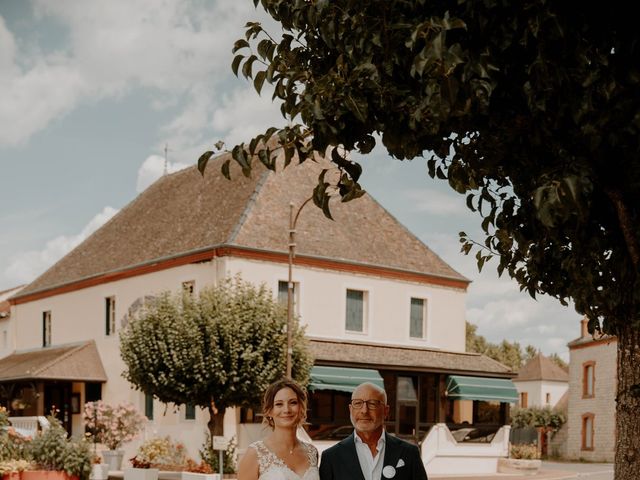 Le mariage de Alicia et Julien à Saint-Martin-en-Bresse, Saône et Loire 9