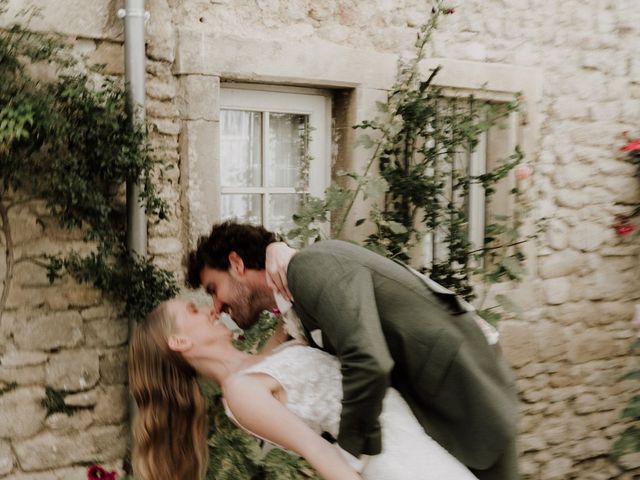 Le mariage de Adrien et Julie à Grignan, Drôme 50