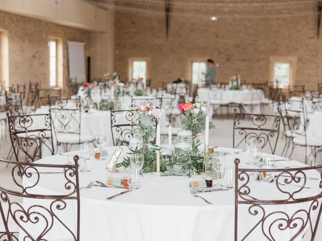 Le mariage de Camille et Adeline à Saint-Laurent-d&apos;Oingt, Rhône 2