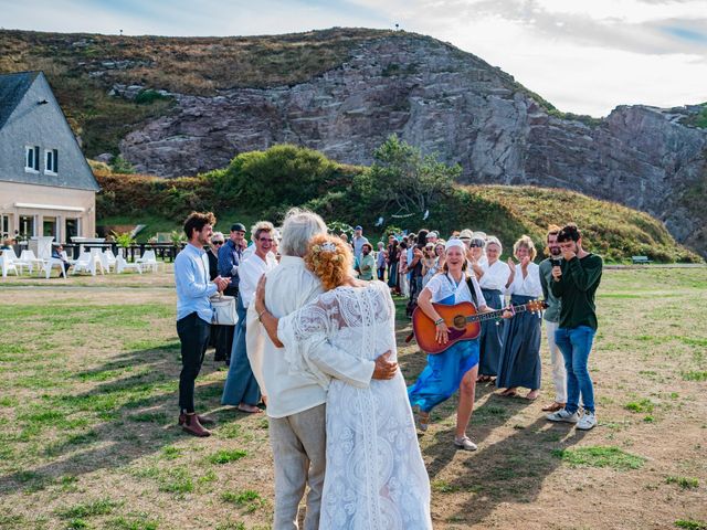 Le mariage de Robin et Nathalie à Erquy, Côtes d&apos;Armor 2