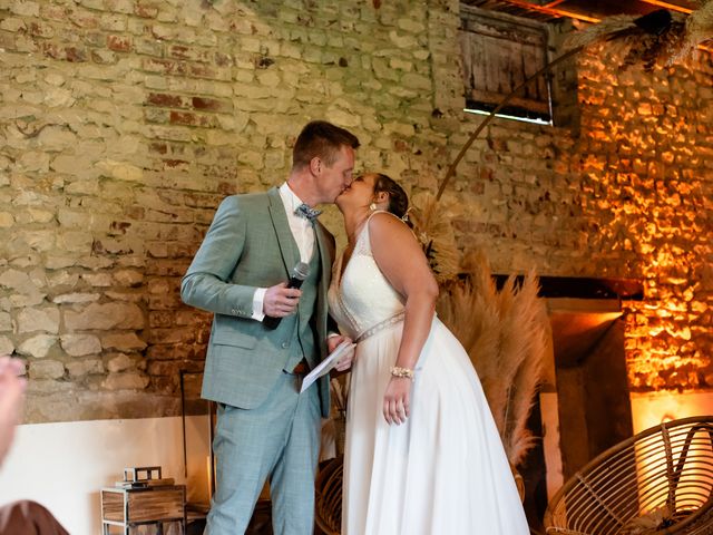 Le mariage de Valentin et Adélaïde à Vexin-sur-Epte, Eure 24