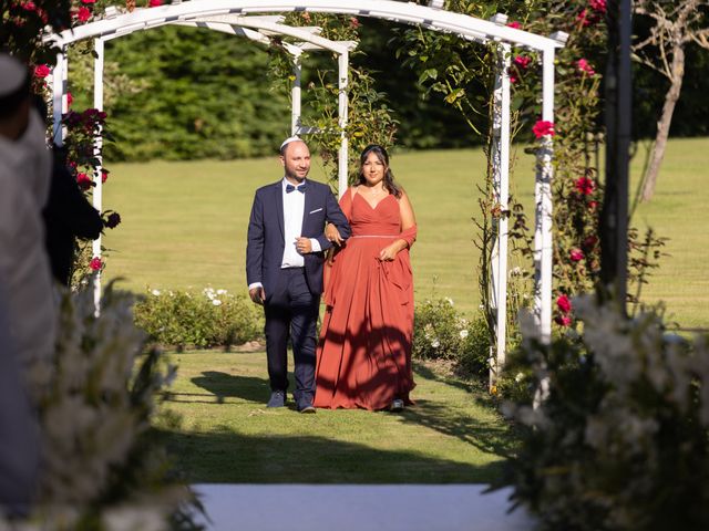 Le mariage de Isaac et Magali à Paris, Paris 19