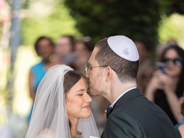 Le mariage de Isaac et Magali à Paris, Paris 20