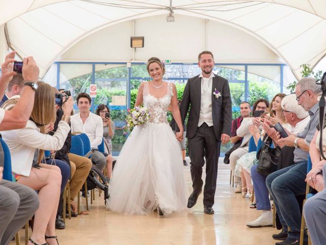 Le mariage de Florian et Marianne à Peypin, Bouches-du-Rhône 13