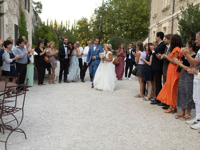 Le mariage de Antoine et Roxane à Orgon, Bouches-du-Rhône 11