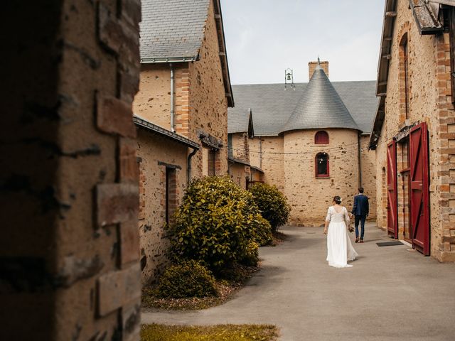 Le mariage de Martin et Hélène à Chenillé-Changé, Maine et Loire 14