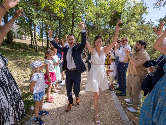 Le mariage de Thomas et Marianne à Vesc, Drôme 15