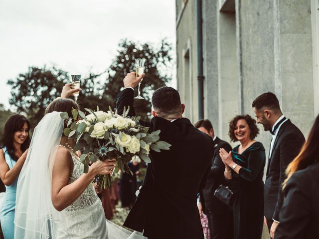 Le mariage de Tom et Victoria à Benest, Charente 77