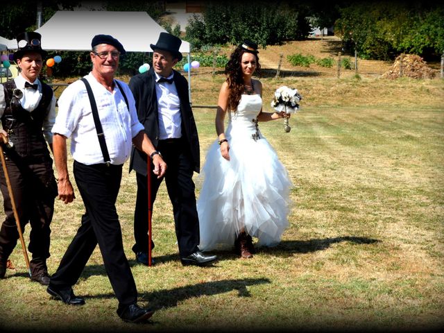 Le mariage de Emilie et Vanessa  à Boulleret, Cher 1