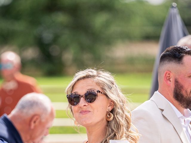 Le mariage de Yohan et Typhaine à Bayeux, Calvados 30