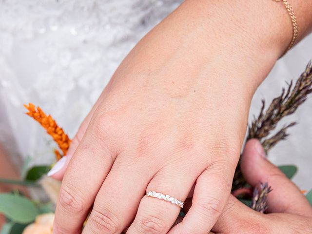 Le mariage de Yohan et Typhaine à Bayeux, Calvados 33