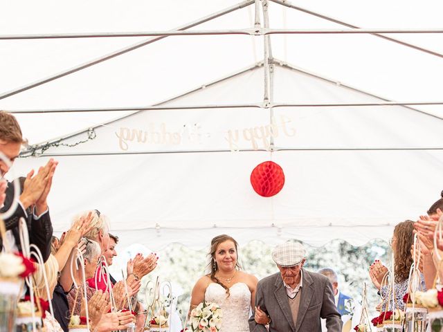 Le mariage de Damien et Emeline à Bréhémont, Indre-et-Loire 30