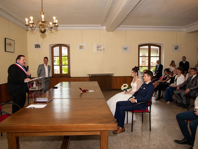 Le mariage de Alexandre et Emilie à Frangy, Haute-Savoie 11