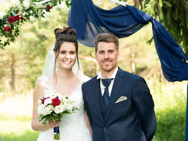 Le mariage de Alexandre et Emilie à Frangy, Haute-Savoie 30