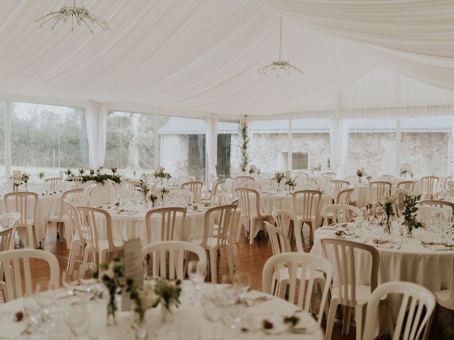 Le mariage de Louise et Kévin à Bécon-les-Granits, Maine et Loire 35