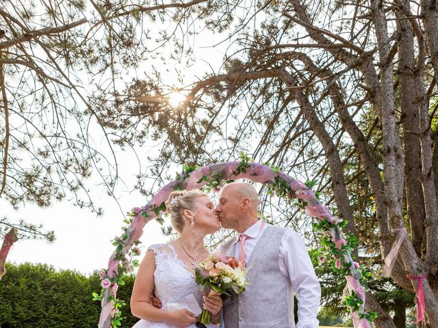 Le mariage de Fred et Audrey à Voujeaucourt, Doubs 9