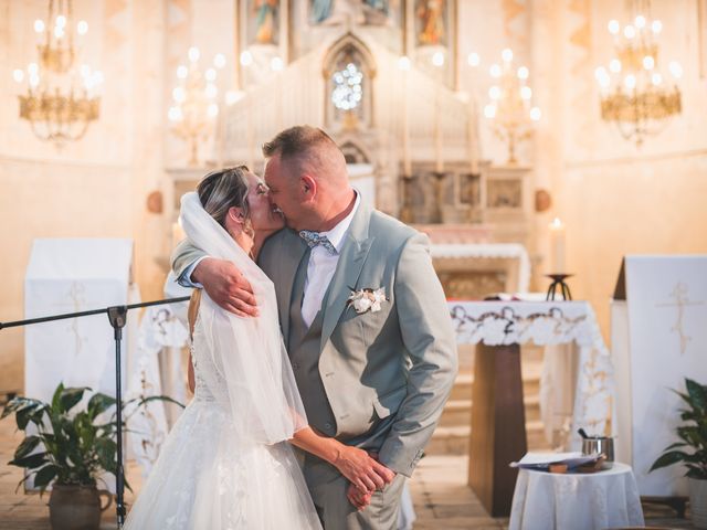 Le mariage de Anthony et Audrey à Saint-Savinien, Charente Maritime 21