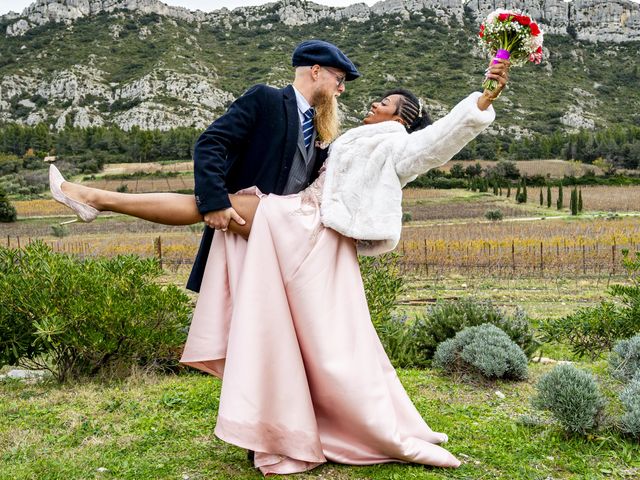 Le mariage de Théo et Karoli  à Sénas, Bouches-du-Rhône 14