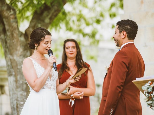 Le mariage de Abdenour et Claire à Crazannes, Charente Maritime 35