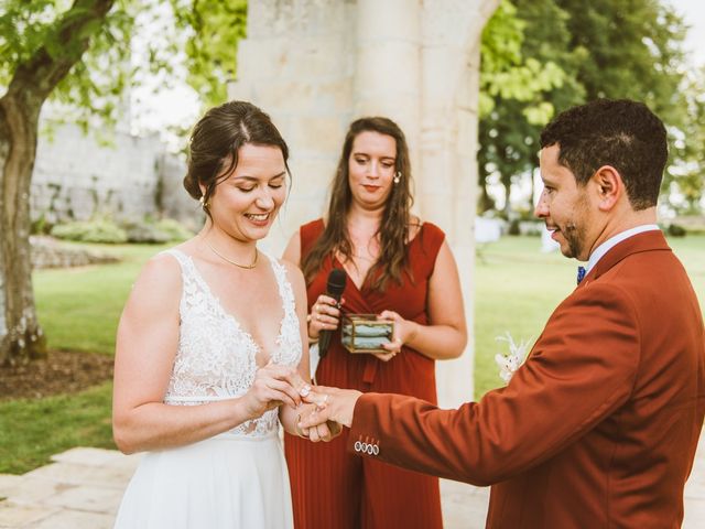 Le mariage de Abdenour et Claire à Crazannes, Charente Maritime 36